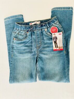 Levi's Boys Skinny Knit Pull On Jeans in Light Blue Wash NWT's